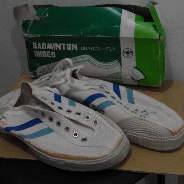 Vintage Badminton Shoes - Dragon Fly, Hobbies & Toys, Collectibles &  Memorabilia, Vintage Collectibles on Carousell