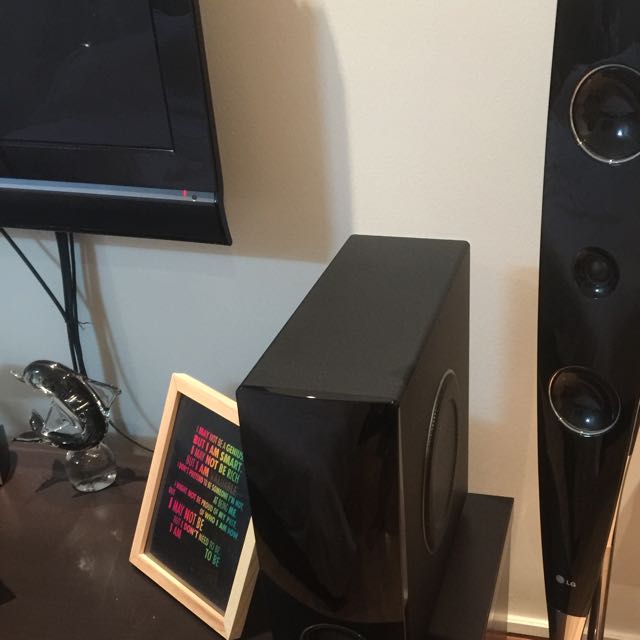 LG Floor Standing Speakers & Subwoofer, Audio, Soundbars, Speakers