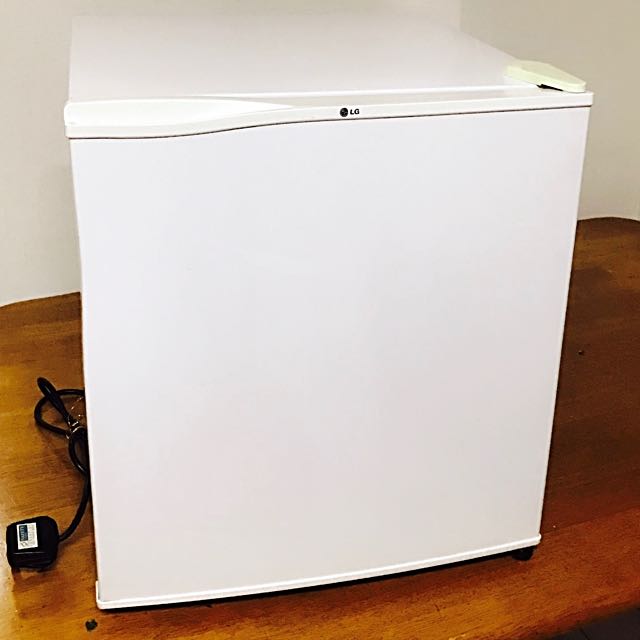 LG GR051SSF Mini Bar Fridge with 4 free Fridge Legs(White)., TV & Home