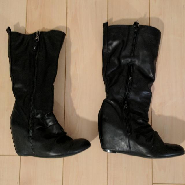 black hidden wedge boots