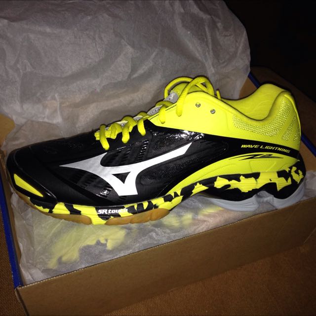 mizuno wave lightning z2 yellow