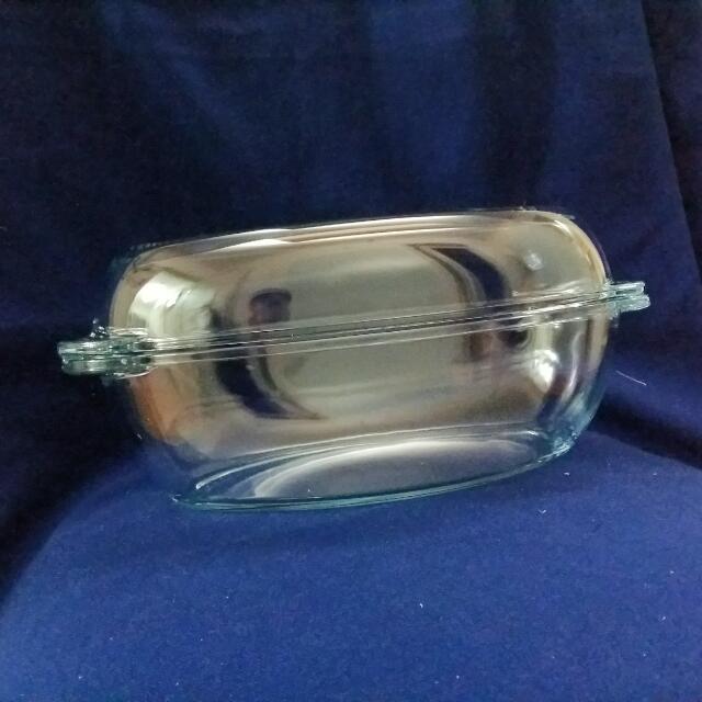SCHOTT ZWIESEL 2.2L Glass Round Casserole! (Category: Other Kitchenware & Tableware) located in Makati City. Submitted by marthalessentiale (Listing ID 85665735, Image 2). Description: .