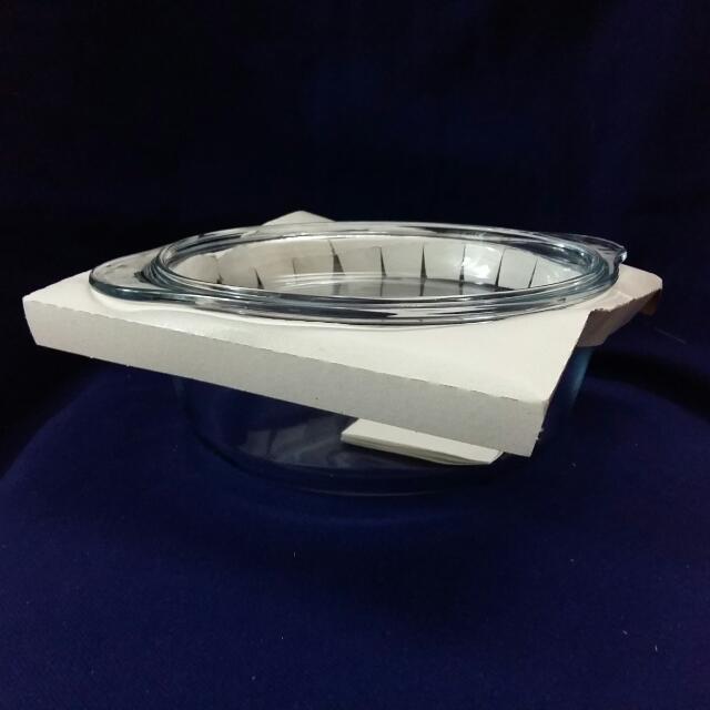 SCHOTT ZWIESEL 2.2L Glass Round Casserole! (Category: Other Kitchenware & Tableware) located in Makati City. Submitted by marthalessentiale (Listing ID 85665735, Image 3). Description: .