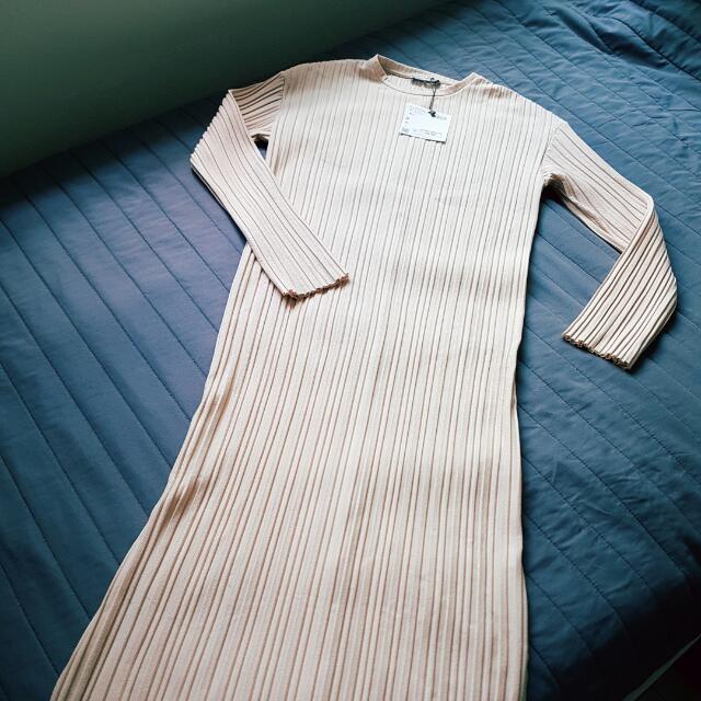 ZARA Pleated Long Sleeve Maxi Dress 