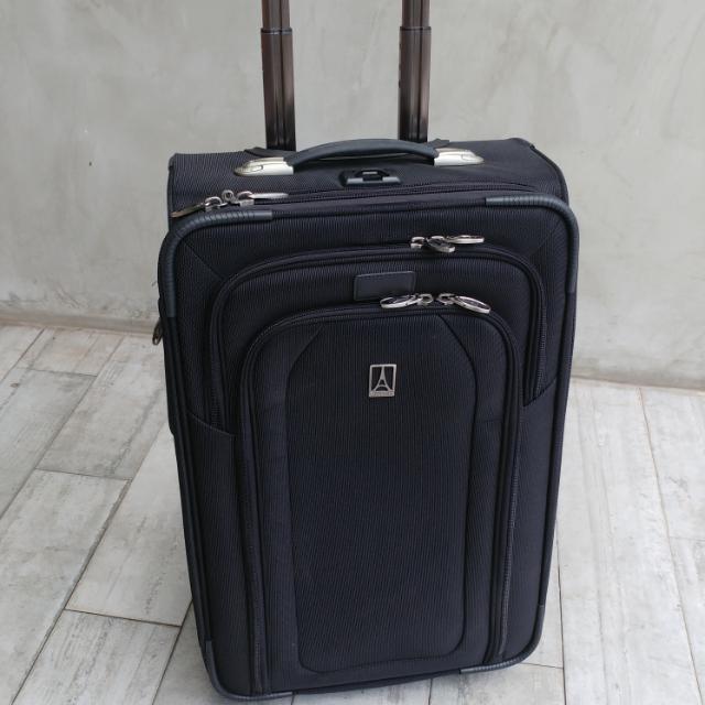 travelpro luggage 22 inch