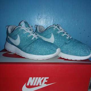 Nike WMNS Roshe Run 湖水綠 Us7