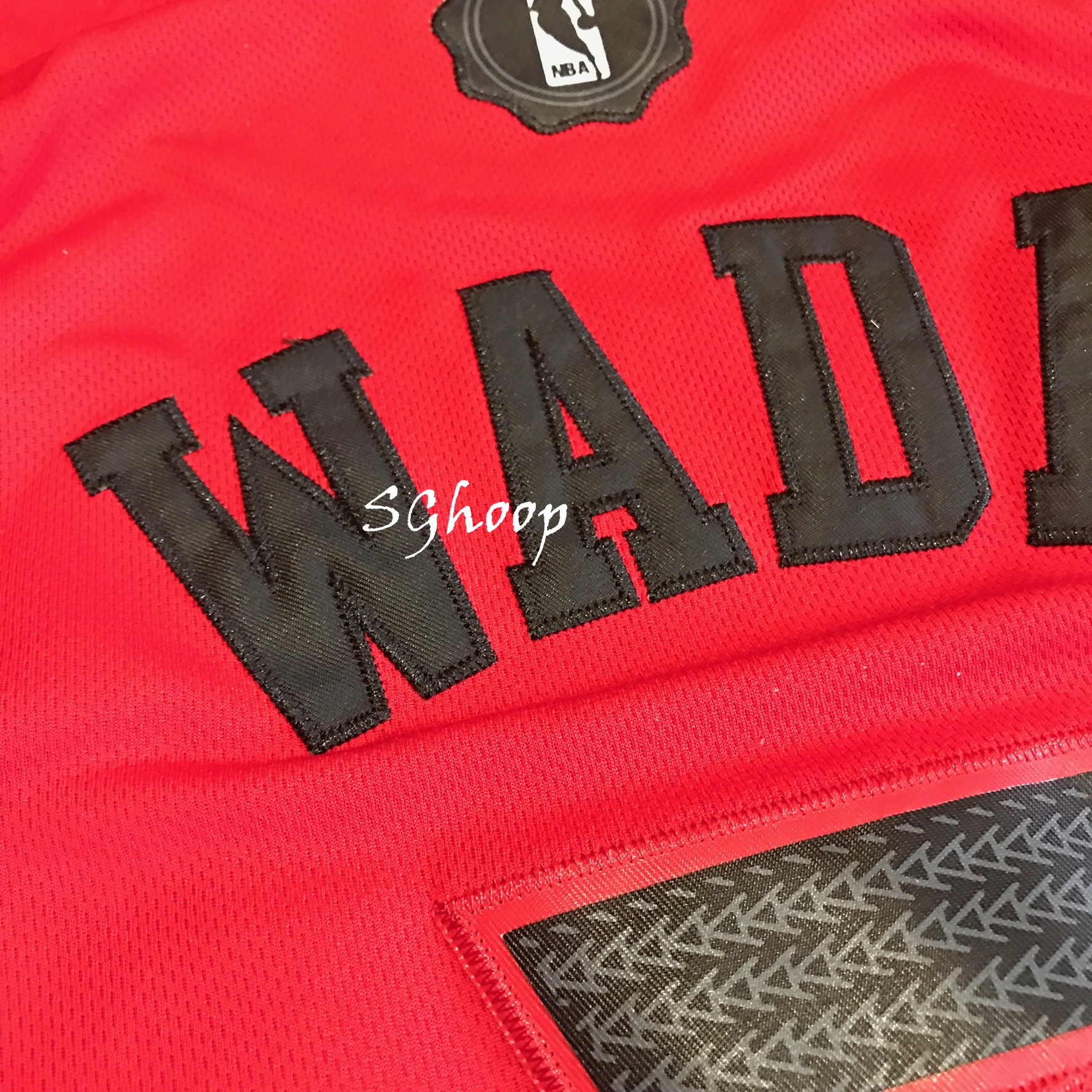 dwyane wade bulls christmas jersey
