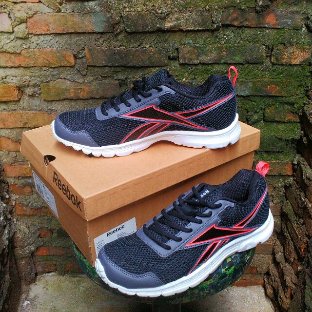 Sepatu Running Reebok Run Supreme Sea Fesyen Pria Sepatu di Carousell
