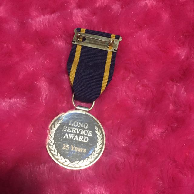 Singapore Airlines Long Service Award Medallion, Hobbies & Toys