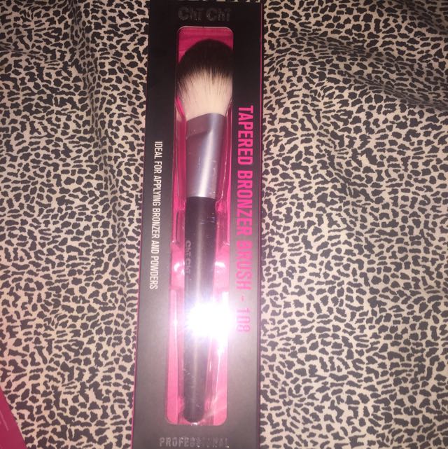 Chi Chi Makeup Brushes Health Beauty Makeup On Carousell
