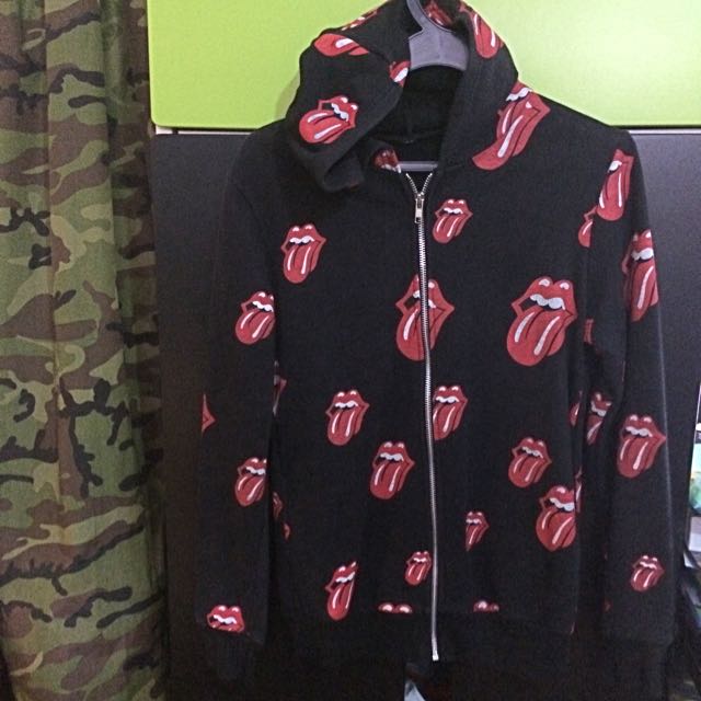 sweater rolling stones