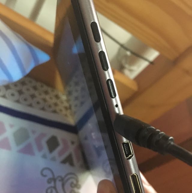 Tab (Category: Other Mobile & Gadget Accessories) located in Singapore. Submitted by alibb27 (Listing ID 86351071, Image 3). Description: .