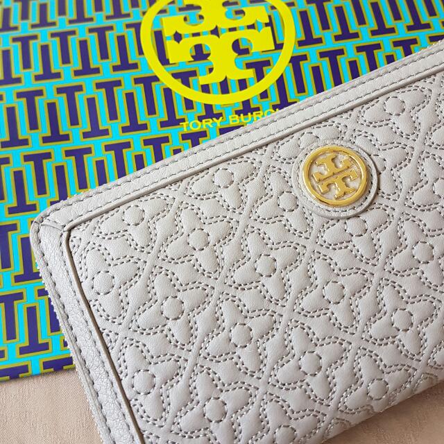 Tory Burch Bryant Zip Continental Wallet (Long Wallet), Luxury, Bags &  Wallets on Carousell