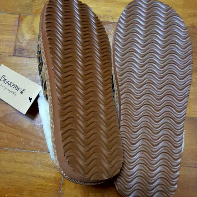 Bearpaw loki deals slippers leopard