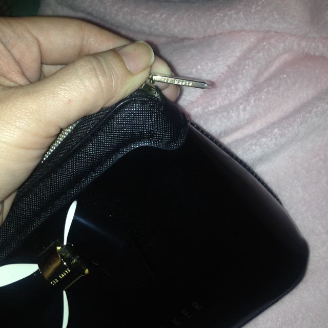 Authentic Ted Baker Pouch (Category: Luxury Bags & Wallets) located in Bulacan. Submitted by kokak (Listing ID 86491143, Image 2). Description: .