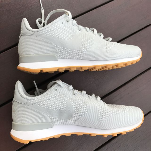 Nike Internationalist Women's, Women's Fashion, Footwear, Sneakers on  Carousell