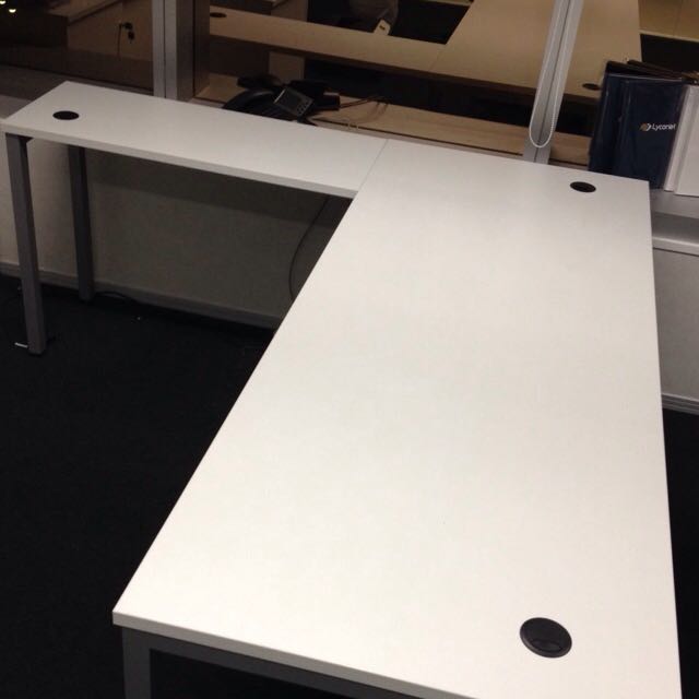 Office 7 Sharp Table （分類：桌子）位於 Hong Kong。 由 mokpeterson 提交（商品編號 86583787，圖片 1）。簡介： 。