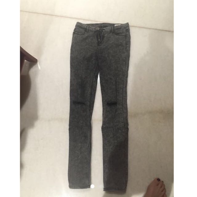 Sale Zara Ripped Jegging Olshop Fashion Olshop Wanita On Carousell