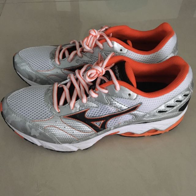 mizuno wave orange
