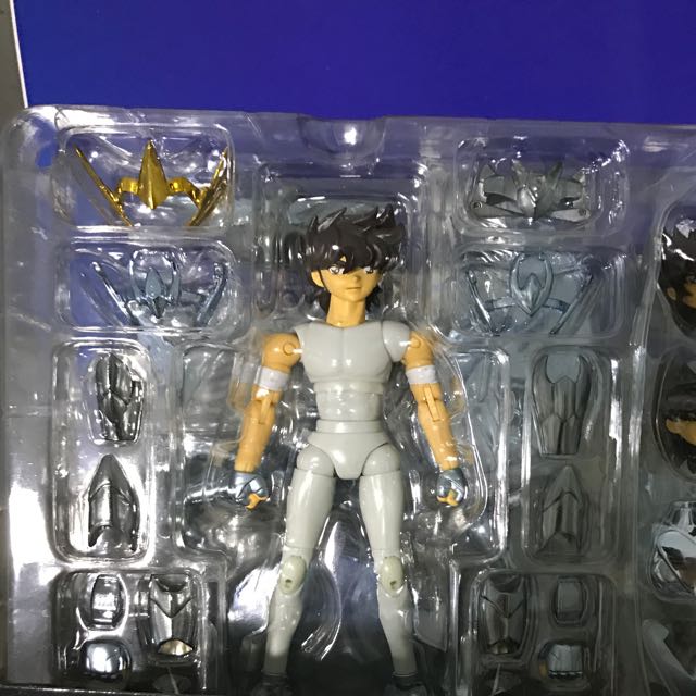 Saint Seiya Tamashi Nations 2009 Limited Colour Pegasus (Category: Toy Figures) located in Singapore. Submitted by kamiru_bidan (Listing ID 86675764, Image 2). Description: Mint in box Opened to inspect contents.