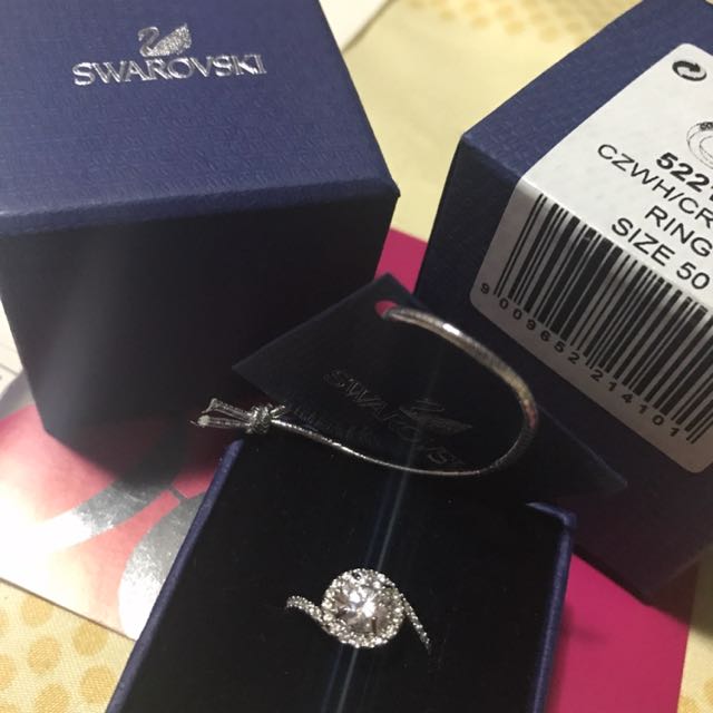Swarovski Attract Light Swirl Ring