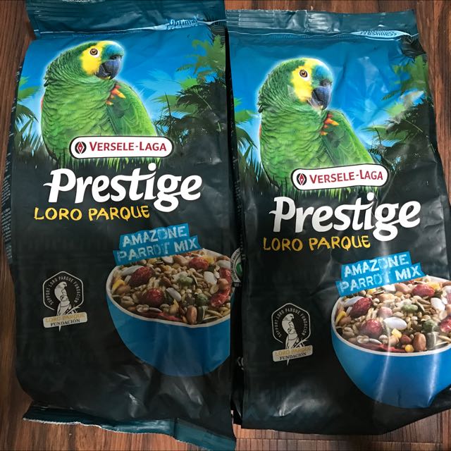 Væsen Uredelighed acceptabel Versele Laga Prestige Premium Amazon Parrot Loro Parque Mix 1kg, Pet  Supplies, Pet Food on Carousell