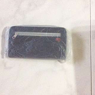 BRAND NEW LADIES POUCH