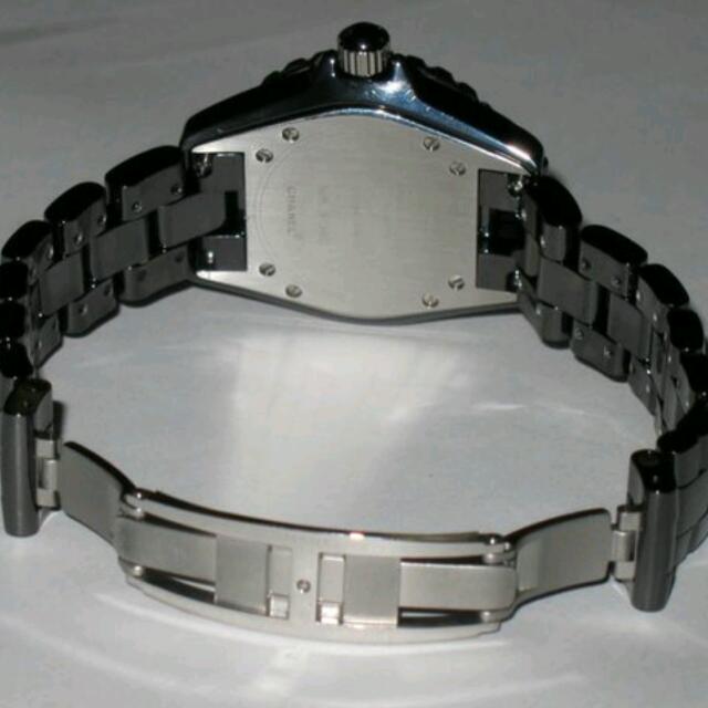Chanel J12 Quartz movement (Category: Luxury Watches) located in Makati City. Submitted by luxedeclutter (Listing ID 86789806, Image 3). Description: Chanel j12 quarts movement Ceramic with Sapphire Glass (scratch resistant glare proof sapphire crysyal) Diamonds around the entire bezel Date Display Black Ceramic bracelet was given as a gift years ago (no receipt) in good condition comes with box but the box is a little bit worn out because of ana