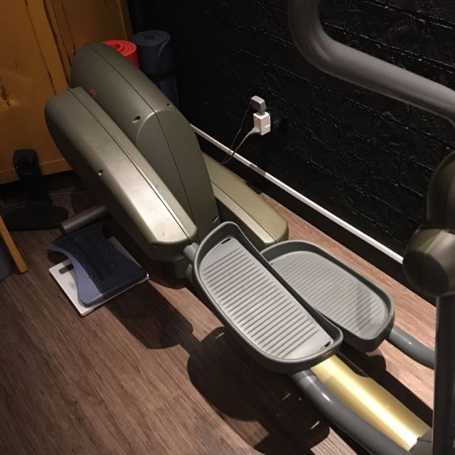 Life Fitness CSX Club Series Elliptical CrossTrainer, Sports Equipment