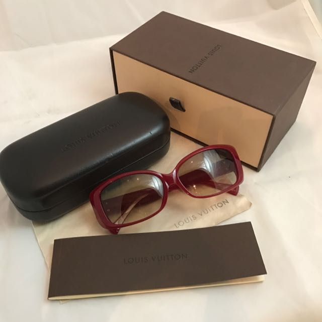 Louis Vuitton  display picture 1