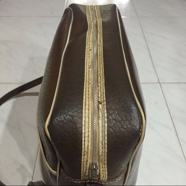 sia stewardess sling bag