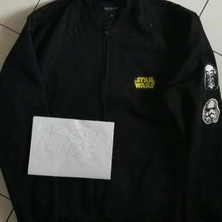 Jaket Bomber Star Wars Thanks Insomnia Size M 200k
Kaos Friday Killer Size S Luar 100k