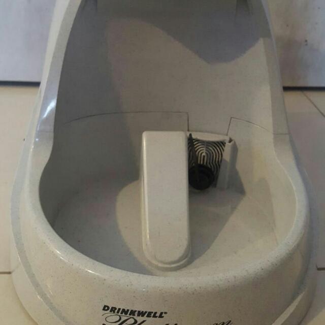 Drinkwell Platinum Water Fountain (Used), Pet Supplies, Homes & Other Pet Accessories on Carousell