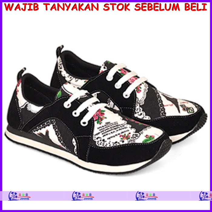 Jav7bri 114 Sepatu Anak Perempuan Warna Hitam Kombinasi Putih Komunitas Di Carousell