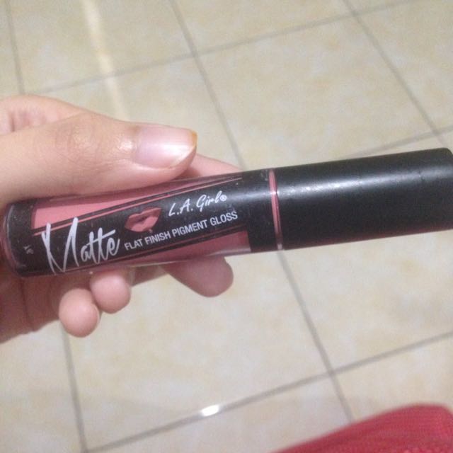 LA Girl Flat Finish Pigment Gloss (shade Fantasy), Kesehatan