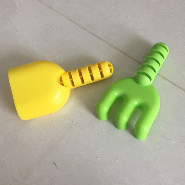 elc sand and water table babies kids baby nursery kids furniture kids tables chairs on carousell