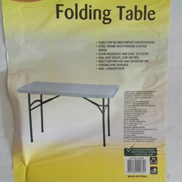 Giant top folding table