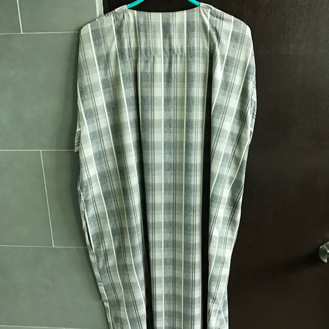 K (Category: Sleep and Loungewear) located in Kuala Lumpur. Submitted by yourbromerchandise (Listing ID 87082370, Image 3). Description: Brand: K Size: M/L Type: Short sleeve Thobe/Jubah Length: 50+ inch (can be altered) Soft Material Washed & Cleaned *PROMO CNY SPECIAL DEAL* 1) 10% discount for 1st time yourbromerchandise customer 2) 20% discount for customer's 2nd purchase onwards with yourbromerchandise + 10% discount on lesser price item if t