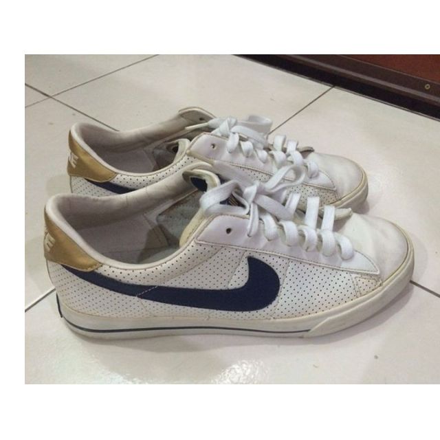 mens white and gold nike shoes