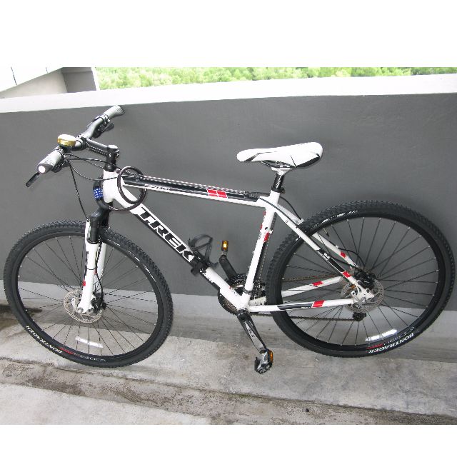 Trek 7700E Hybrid bicycle, Sports 