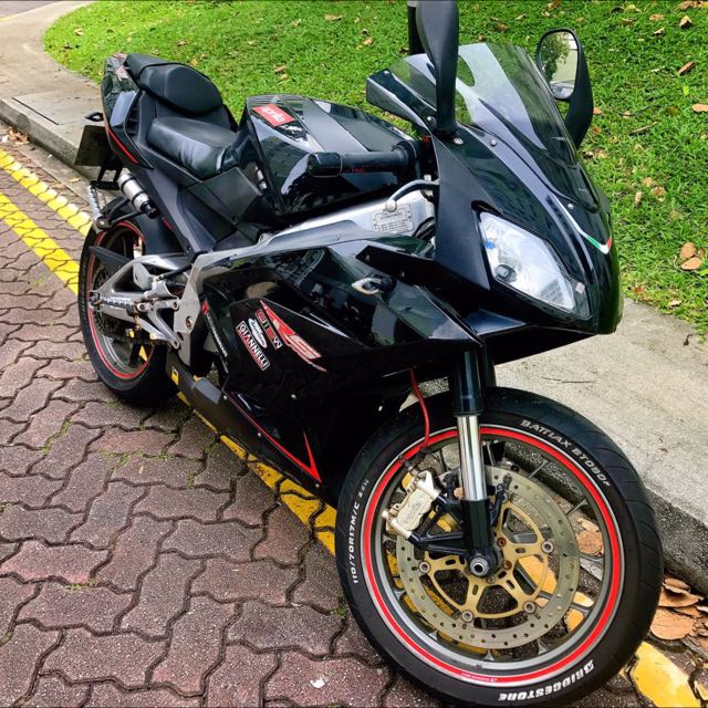 Aprilia rs 125 black 2025