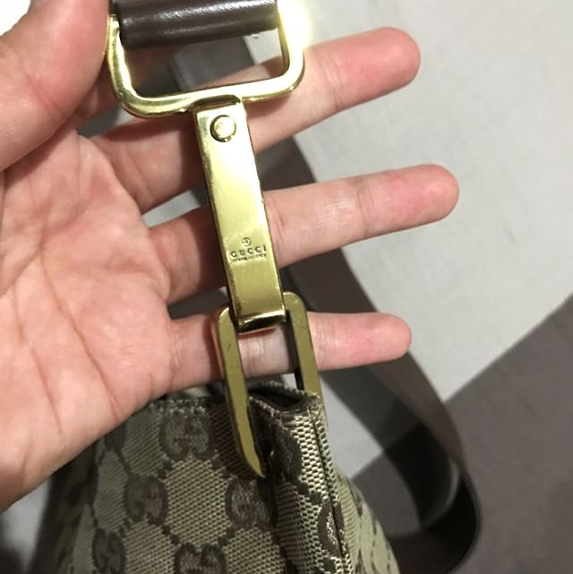 Authentic Gucci Bag (Category: Luxury Bags & Wallets) located in Cebu City. Submitted by chatty124 (Listing ID 87244288, Image 3). Description: .