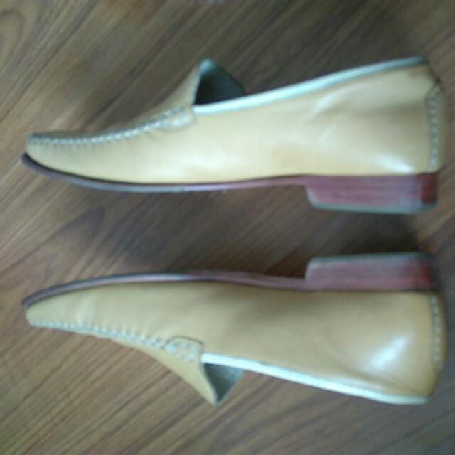 cole haan size 6 (Category: Loafers) located in Manila. Submitted by theyard13 (Listing ID 87239837, Image 2). Description: .