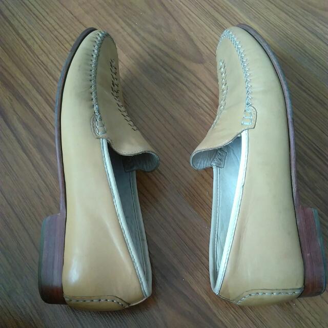 cole haan size 6 (Category: Loafers) located in Manila. Submitted by theyard13 (Listing ID 87239837, Image 3). Description: .