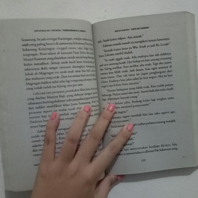Novel Cinta Suci Zahrana Buku Alat Tulis Buku Di Carousell
