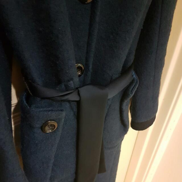 Winter Jacket (Category: Coats, Jackets and Outerwear) located in Subang Jaya. Submitted by starfish02 (Listing ID 87383412, Image 2). Description: .