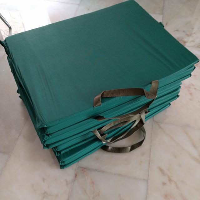 4 Foldable Green Mats, Sports Equipment, Exercise & Fitness, Exercise