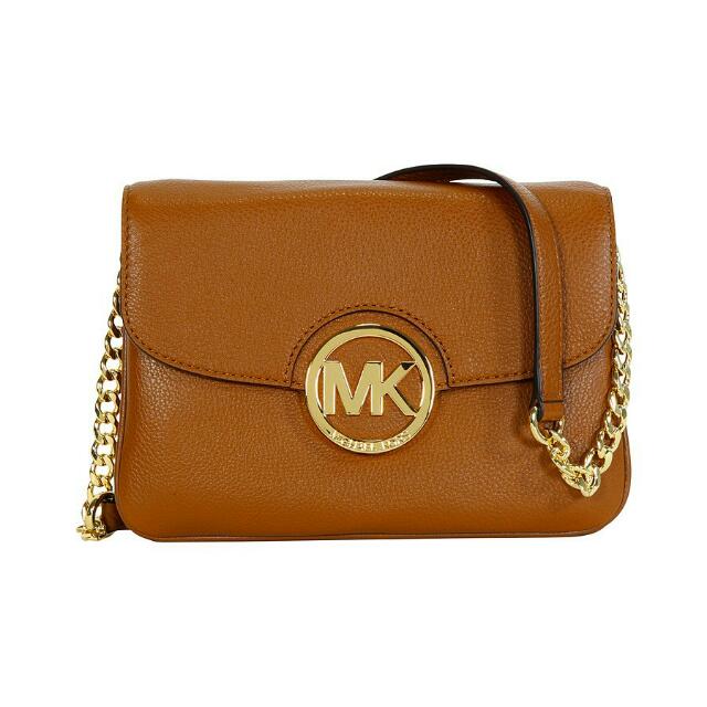 MK Fulton Leather Flap Gusset Crossbody Bag Sling Bag Michael Kors, Women's  Fashion, Bags & Wallets, Purses & Pouches on Carousell