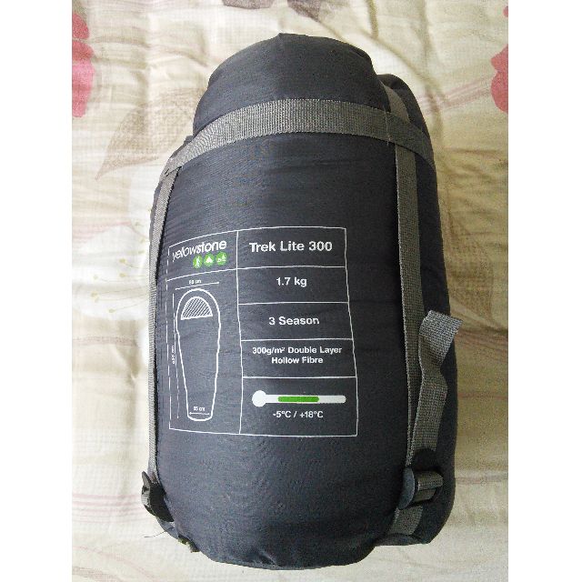 Yellowstone Trek Lite 300 Sleeping Bag, Sports Equipment, Sports