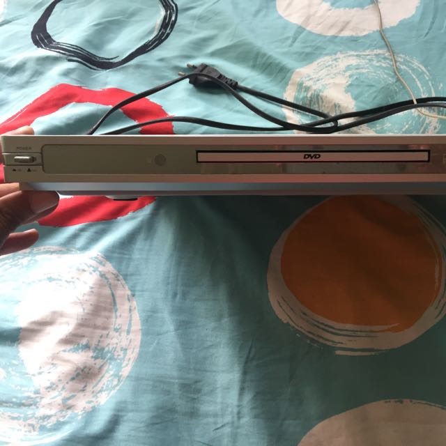 Dvd Player (Category: Entertainment Systems & Smart Home Devices) located in Singapore. Submitted by onewaninja.al.jintoya (Listing ID 87628913, Image 3). Description: .